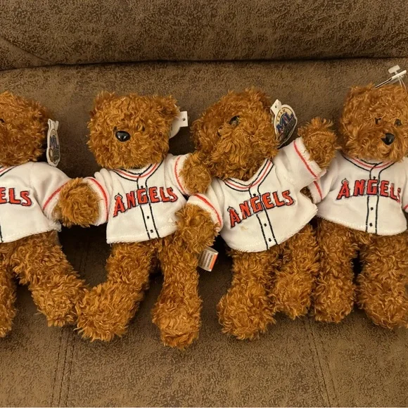 Massive 32 -Piece Sports Plush Lot MLB + NFL + NCAA Team Bears New W/ Tags New - Picture 11 of 16